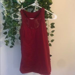 LULULEMON  workout top! Great condition🍋